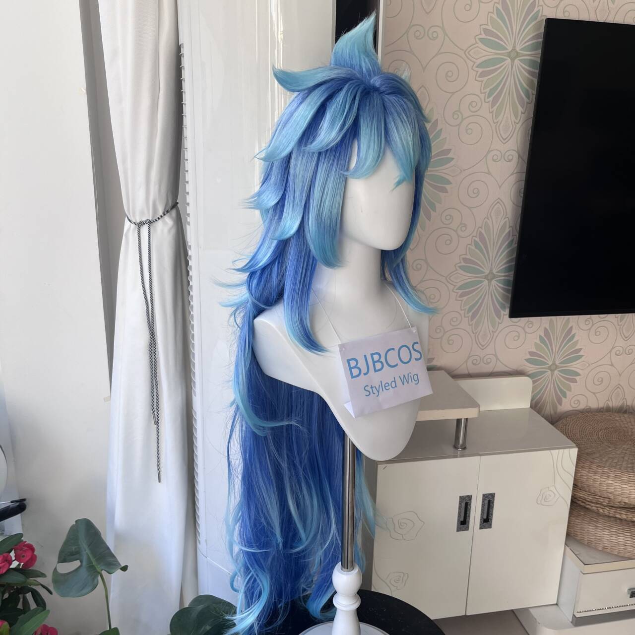 Peruca Estilizada Idia Cosplay - Anime Cosplay Waifu avaliação e preço